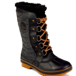 NIB sorel tofina boots